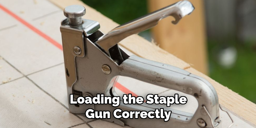 Loading the Staple Gun Correctly