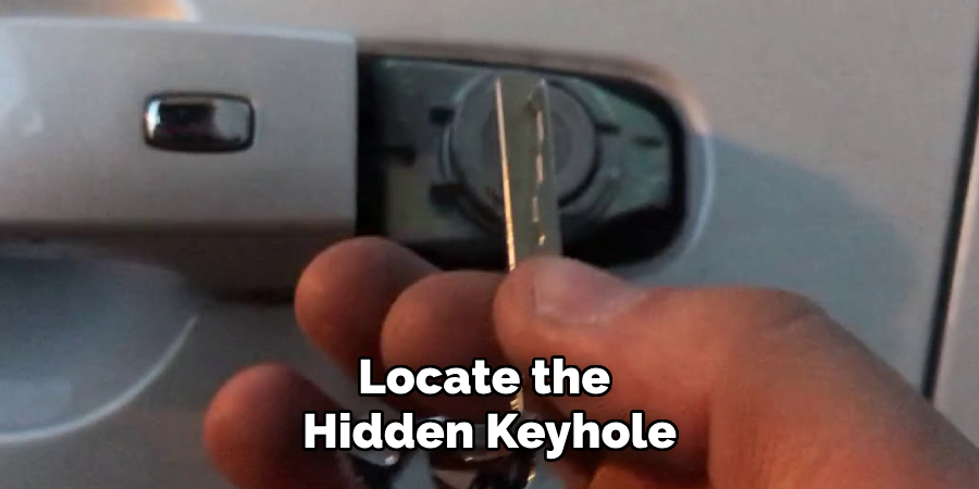 Locate the Hidden Keyhole