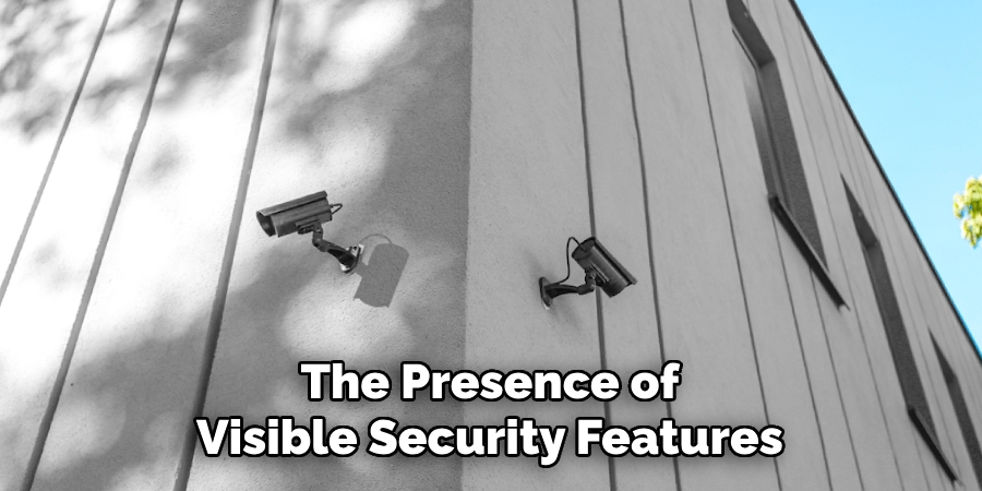 The Presence of
Visible Security Features