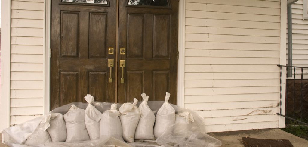 How to Lay Sandbags in Front of Door