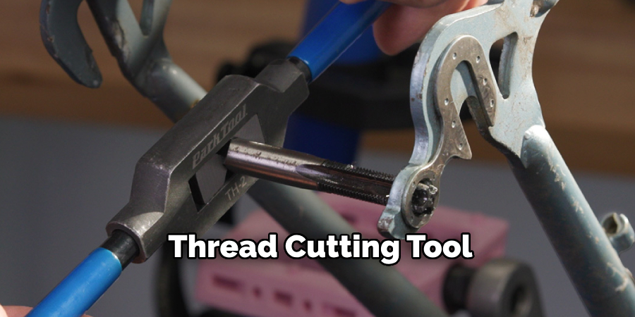 Thread Cutting Tool
