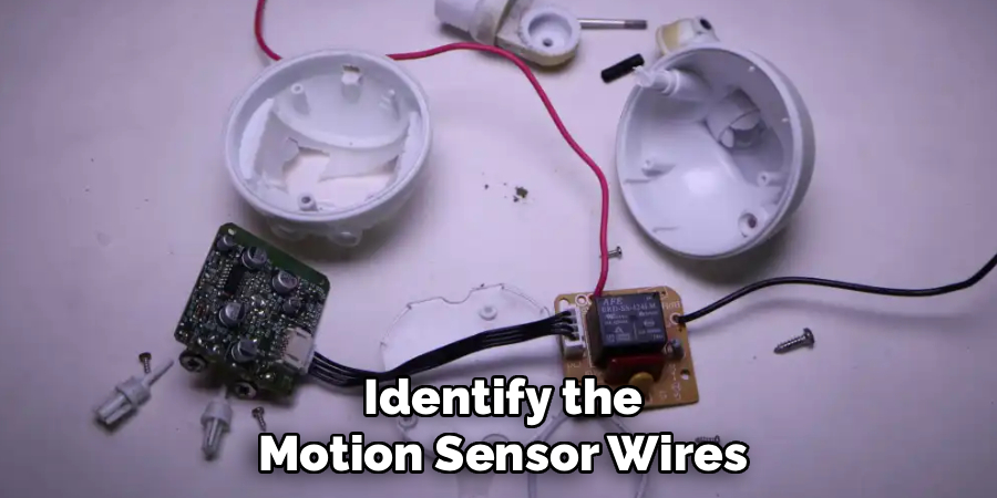 Identify the
Motion Sensor Wires