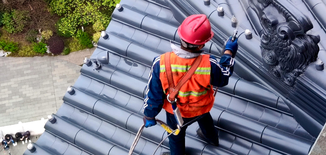 How to Use a Safety Harness on a Roof