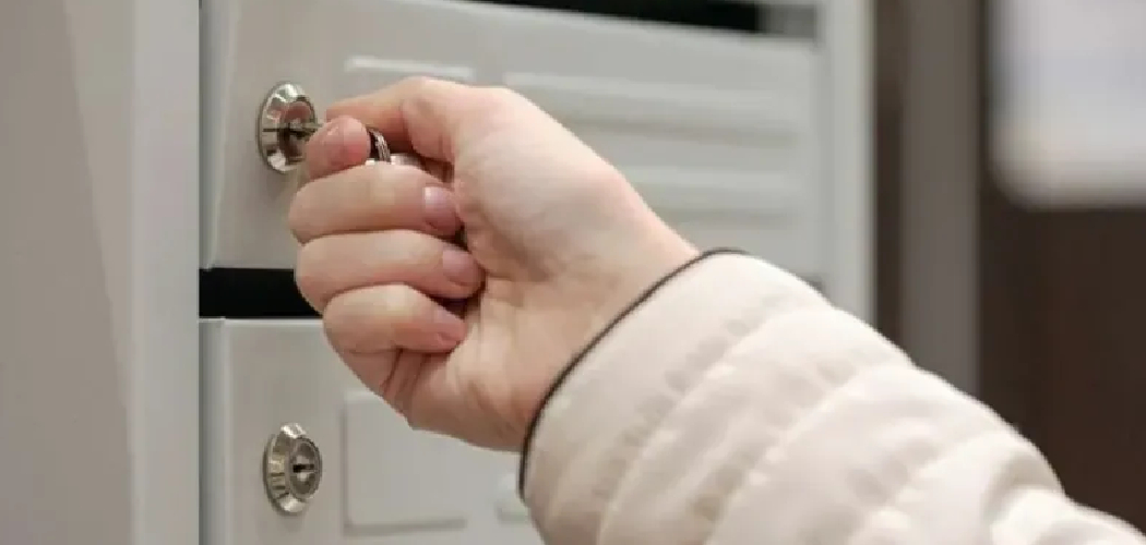 How to Replace Mailbox Lock Without Key