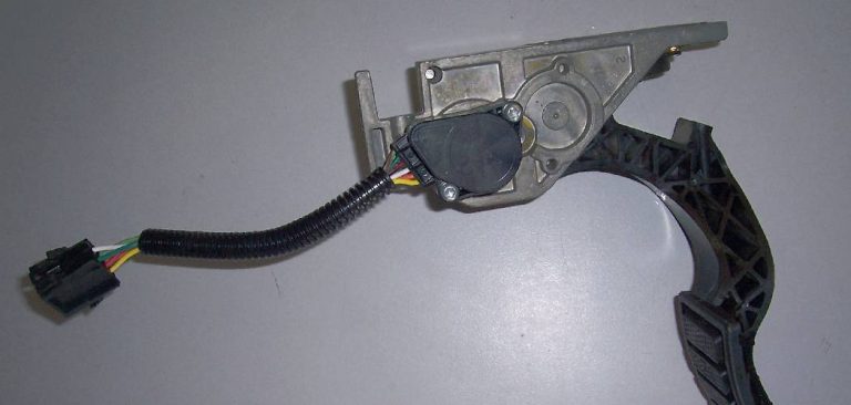 How to Fix an Accelerator Pedal Sensor
